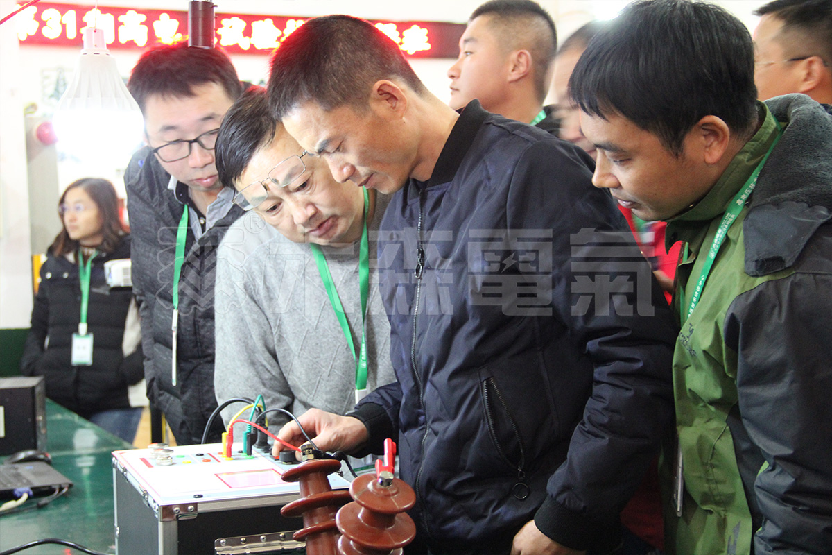 35kV變電站電氣交接預防性試驗班講師上機培訓